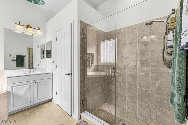 $549,900 | 3900 Lakeview Isle Court, Fort Myers, FL 33905