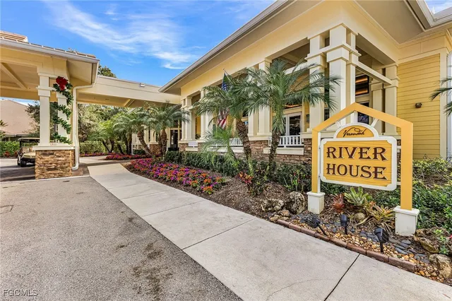 $549,900 | 3900 Lakeview Isle Court, Fort Myers, FL 33905