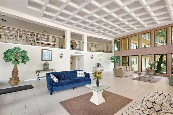 $2,190 | 9370 Southwest 8th Street, Unit 308, Boca Raton, FL 33428