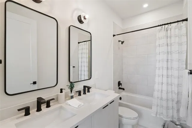 $424,900 | 438 Skyfield Court, Weirsdale, FL 32195