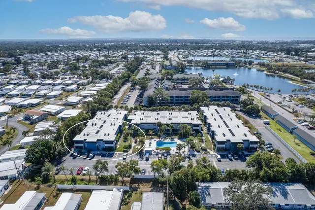 $114,900 | 5503 Fountain Lake Circle, Unit 104, Bradenton, FL 34207