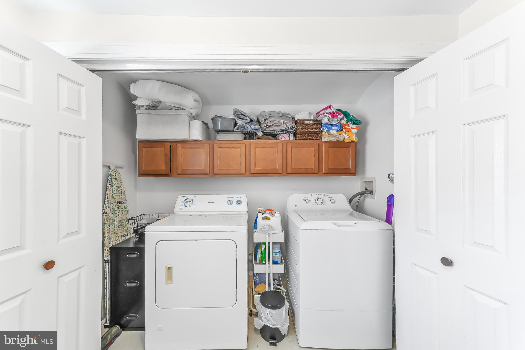 565 Kirk Road Springfield, PA 19064 - Photo 27 of 41 a utility room with dryer and washer