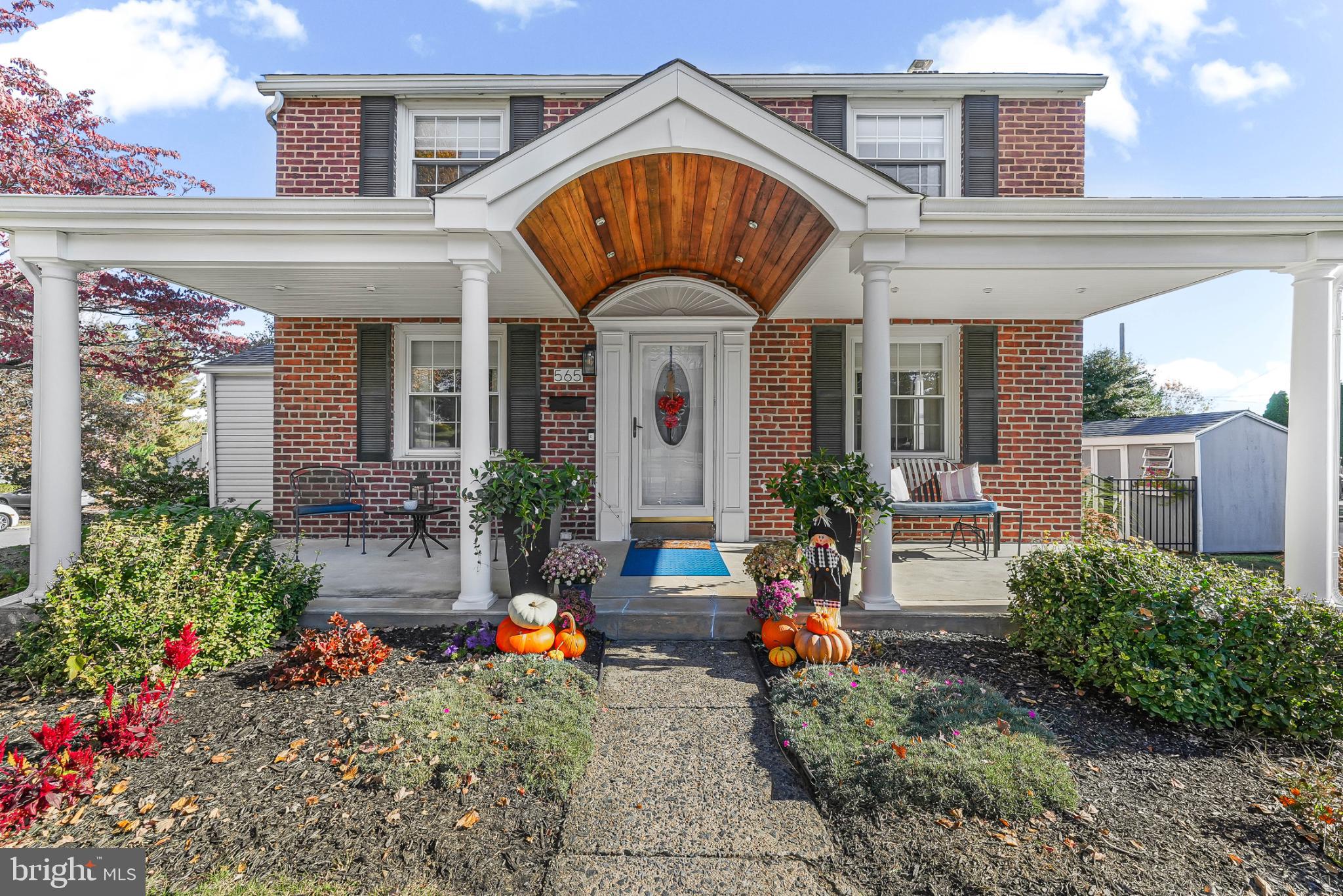 565 Kirk Road Springfield, PA 19064 - Photo 4 of 41 a view of entryway of the house