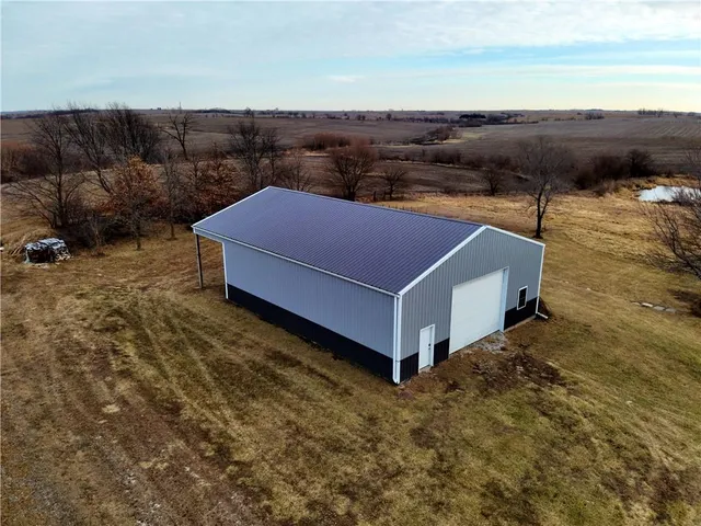 $345,000 | 18994 State Yy Highway, Burlington Junction, MO 64428