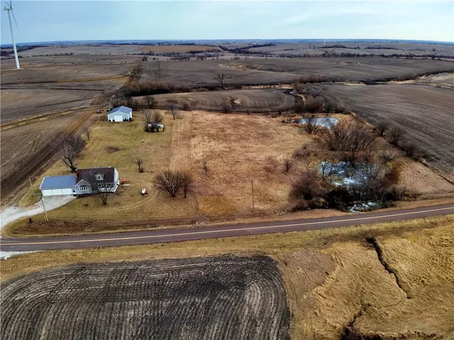 $345,000 | 18994 State Yy Highway, Burlington Junction, MO 64428