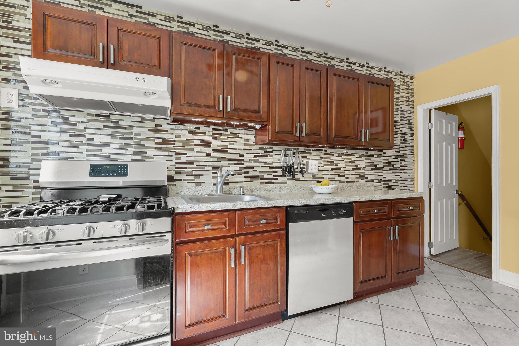 309 Leeanne Road Baltimore, MD 21221 - Photo 21 of 42 Kitchen