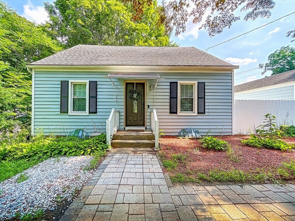 1357 Sumner Avenue Springfield, MA 01118 - Photo 3 of 20