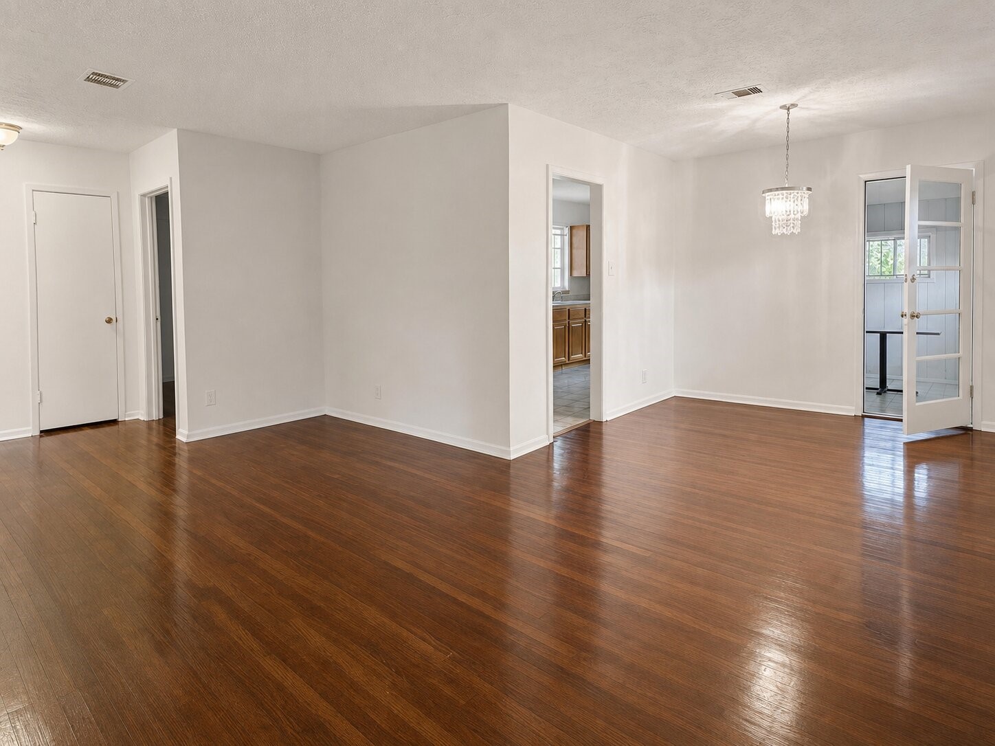 5522 Nassau Road Houston, TX 77021 - Photo 5 of 19 living room