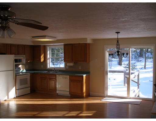 6 Apache Road Hubbardston, MA 01452 - Photo 4 of 11 Gallery Image 4