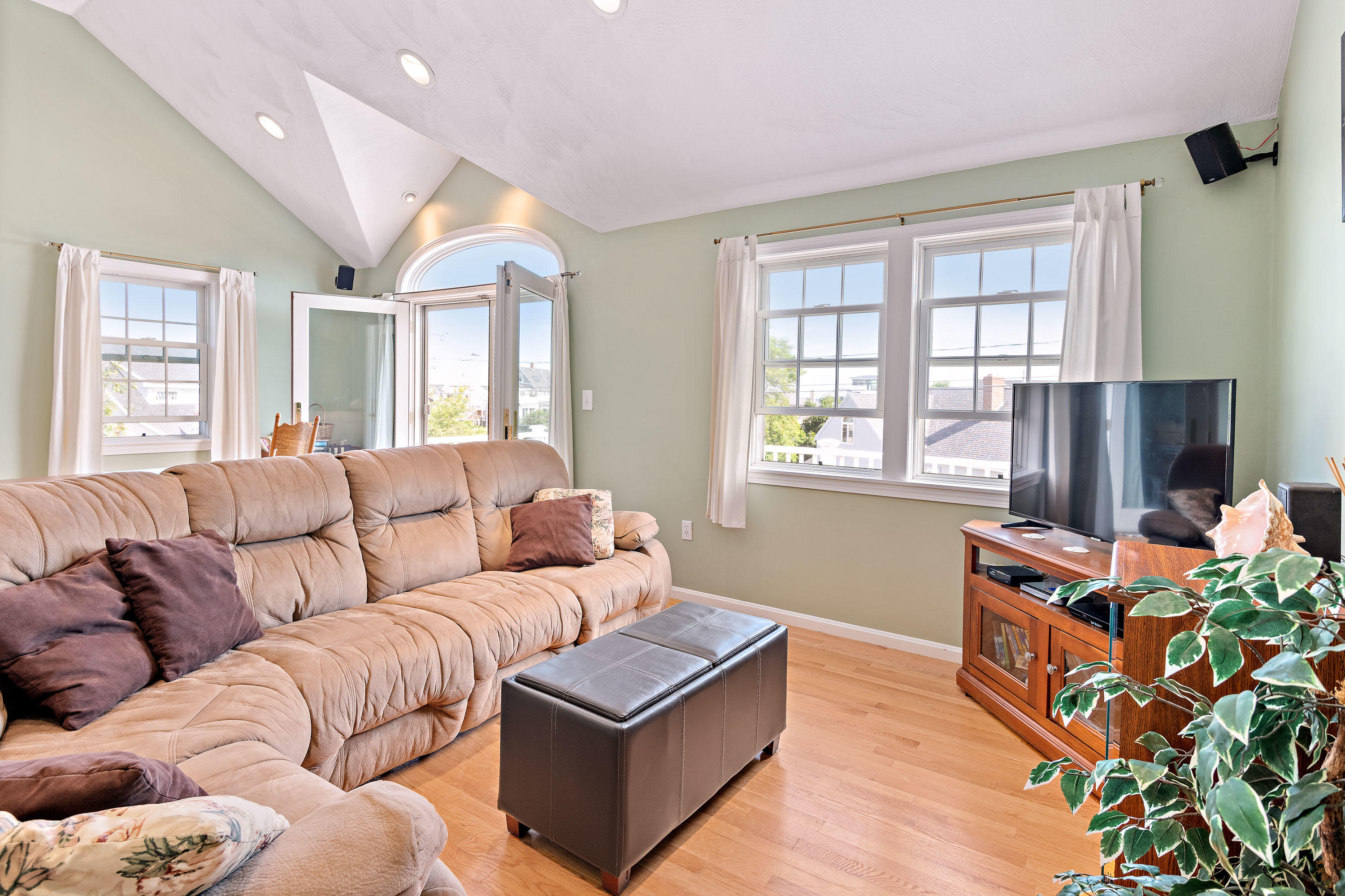 252 Nubble Road York, ME 03909 - Photo 15 of 32 Great Room/Family Room