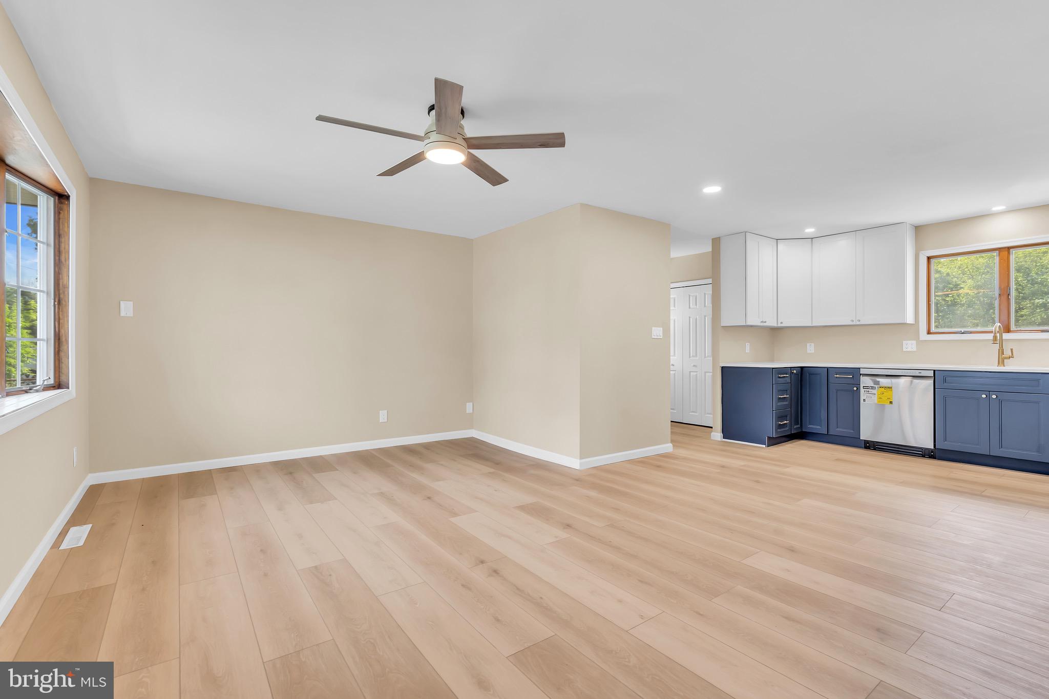 27 South Club Road Pine Hill, NJ 08021 - Photo 4 of 41