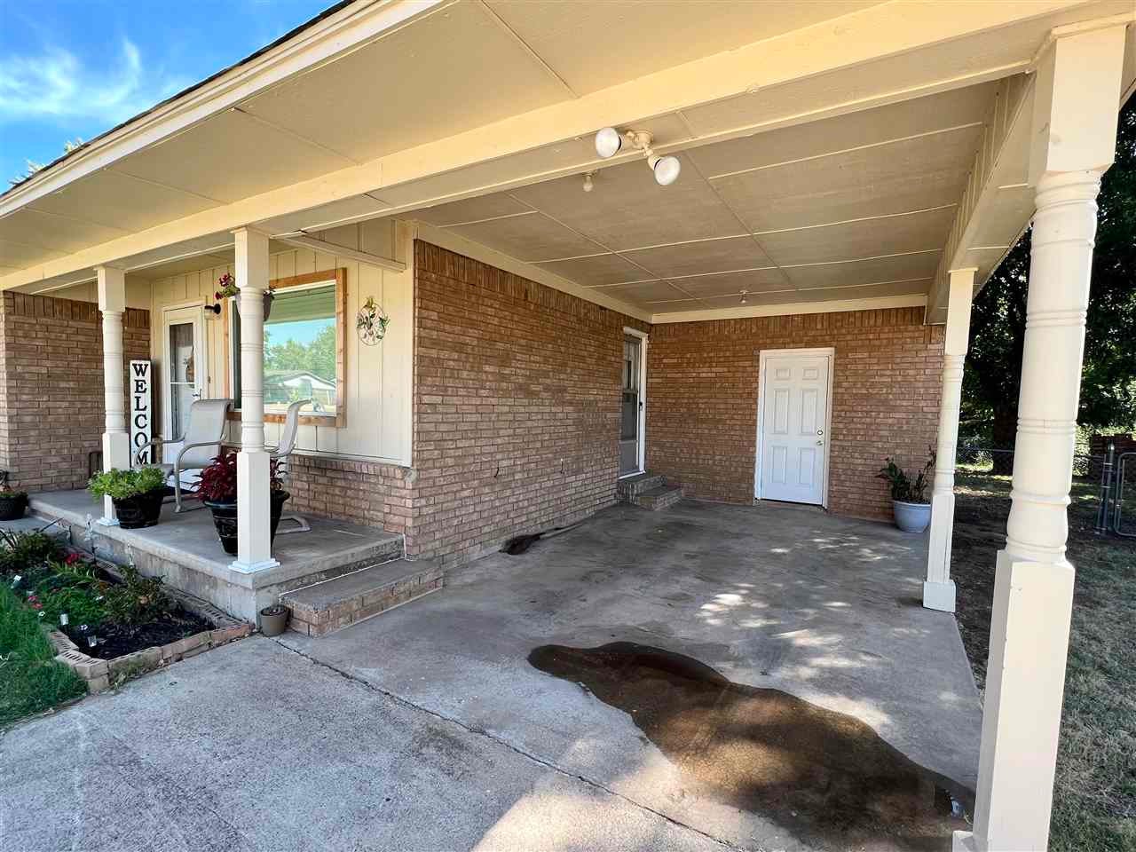 1606 North 12th Street Perry, OK 73077 - Photo 4 of 23 Gallery Image 4