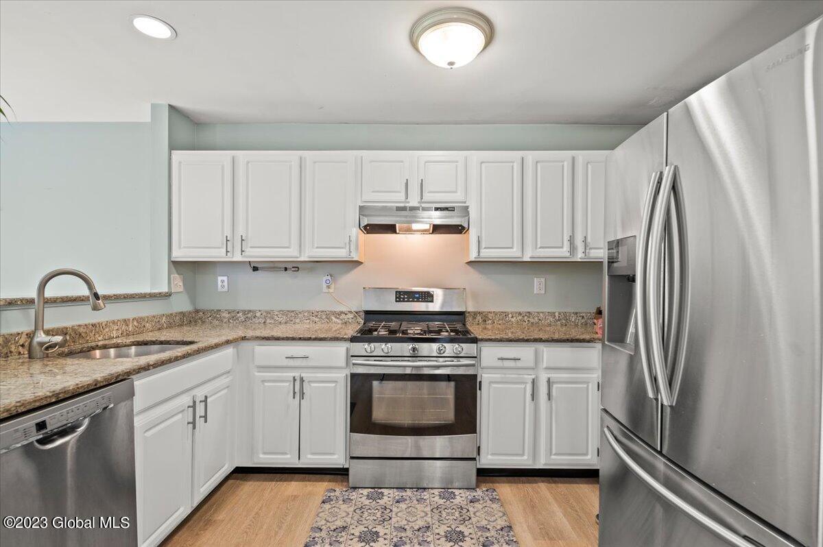 2 Neil Court Rensselaer, NY 12144 - Photo 7 of 25 04-FJD_3790