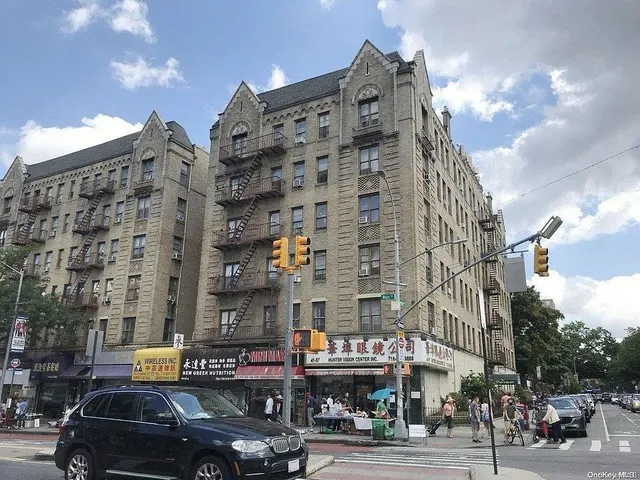 $348,000 | 136-05 Sanford Avenue, Unit 3D | Downtown Flushing