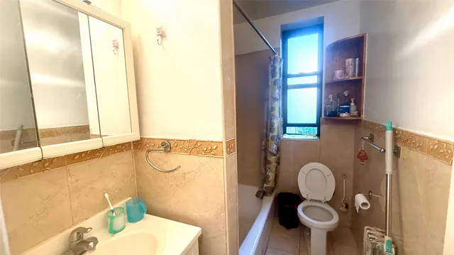 $348,000 | 136-05 Sanford Avenue, Unit 3D | Downtown Flushing