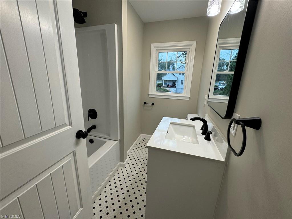 290 Austin Traphill Road Elkin, NC 28621 - Photo 8 of 14 Gallery Image 8
