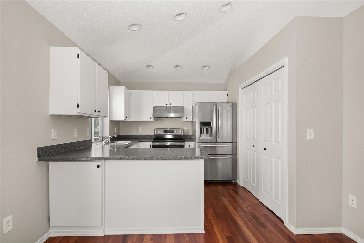 4407 East 14th Avenue Spokane, WA 99212 - Photo 11 of 44