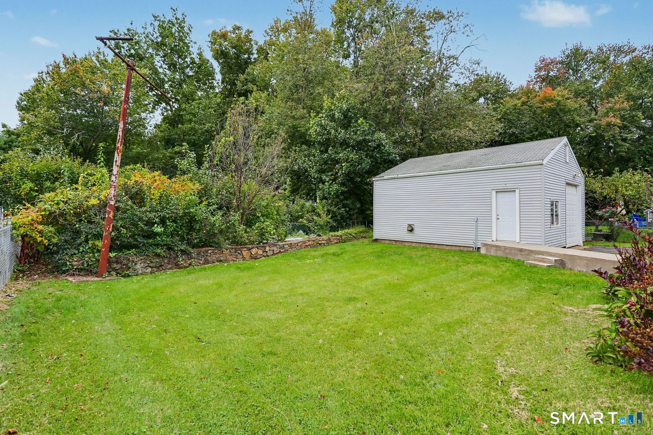 1991 Old Town Road Bridgeport, CT 06606 - Photo 10 of 30 Gallery Image 10
