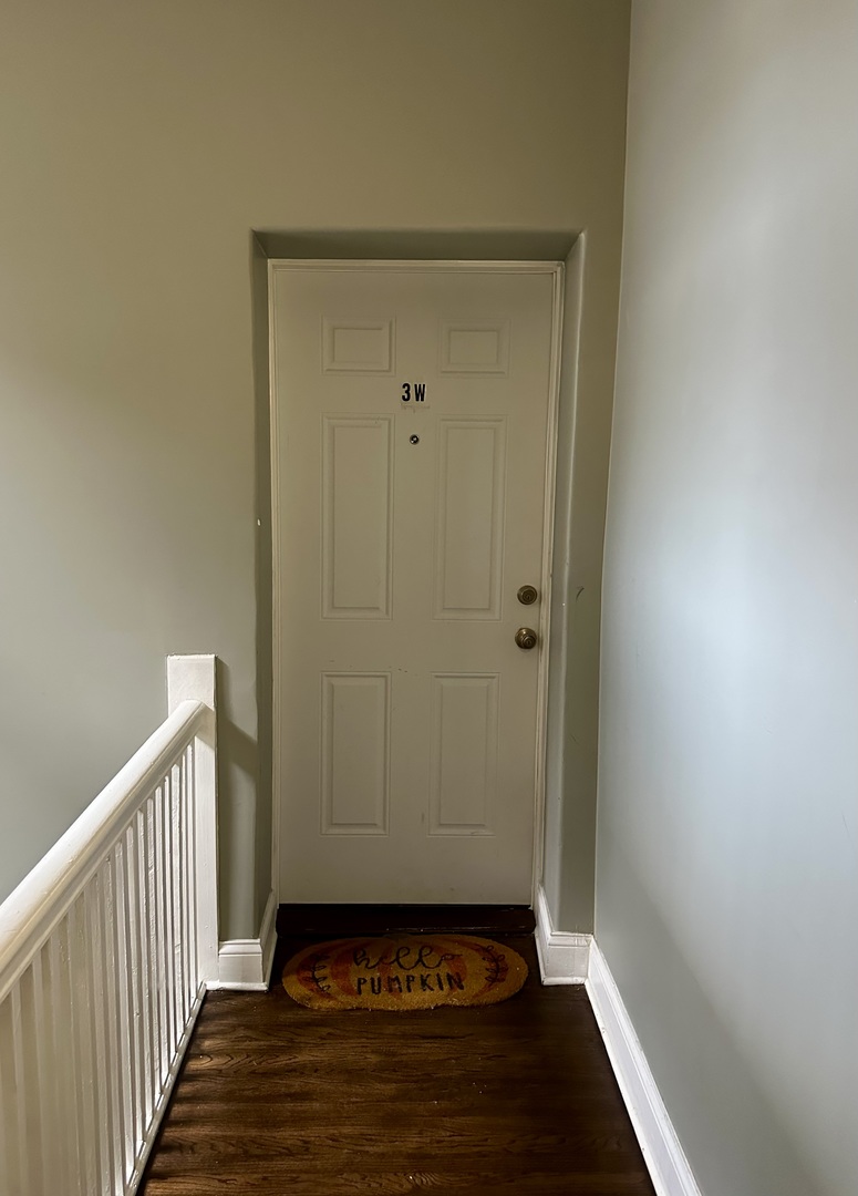 941 East Marquette Road, Unit 3W Chicago, IL 60637 - Photo 3 of 10