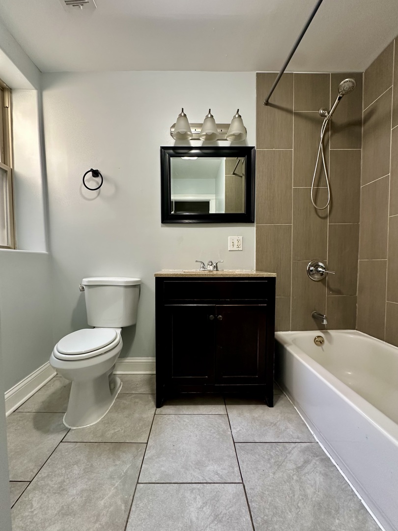 941 East Marquette Road, Unit 3W Chicago, IL 60637 - Photo 8 of 10