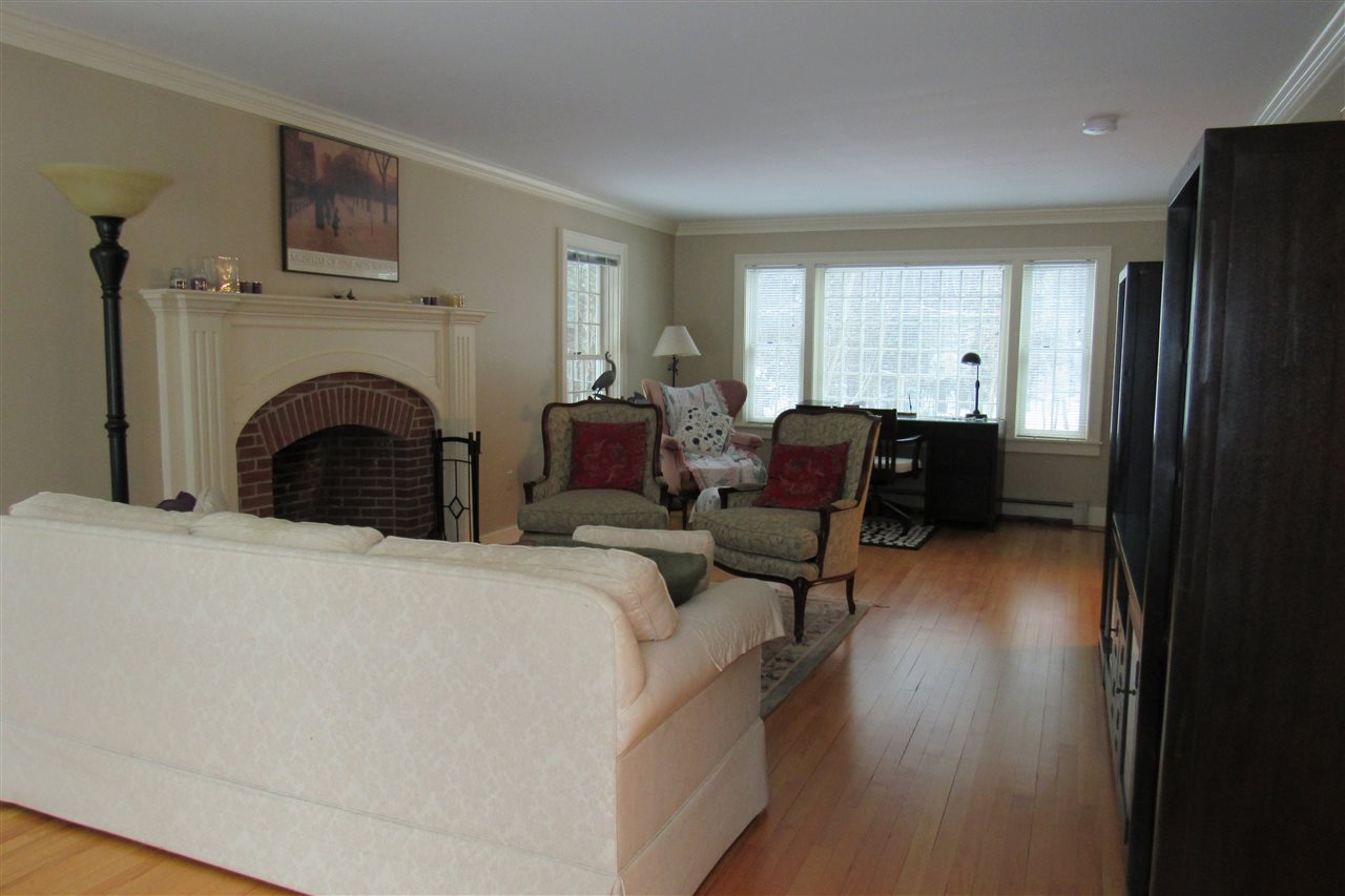 268 Hopkins Green Road Hopkinton, NH 03229 - Photo 3 of 28 Gallery Image 3