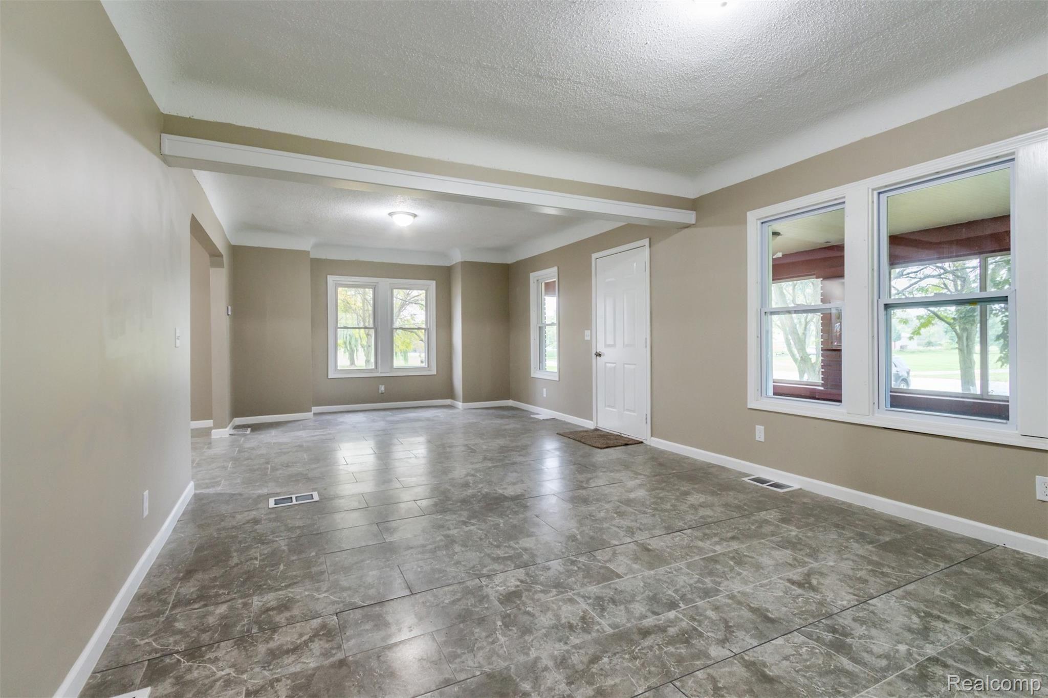 26403 Inkster Road Flat Rock, MI 48134 - Photo 5 of 41 05.jpg