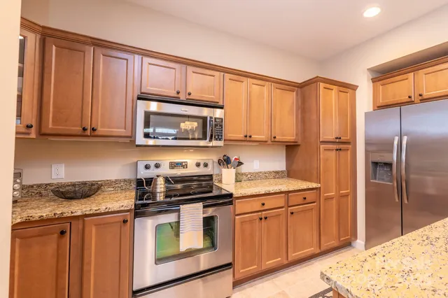 a view of living room with washer and dryer