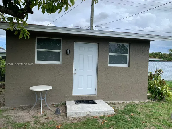 $1,350 | 19121 Northeast Miami Court, Unit 2, Miami, FL 33179