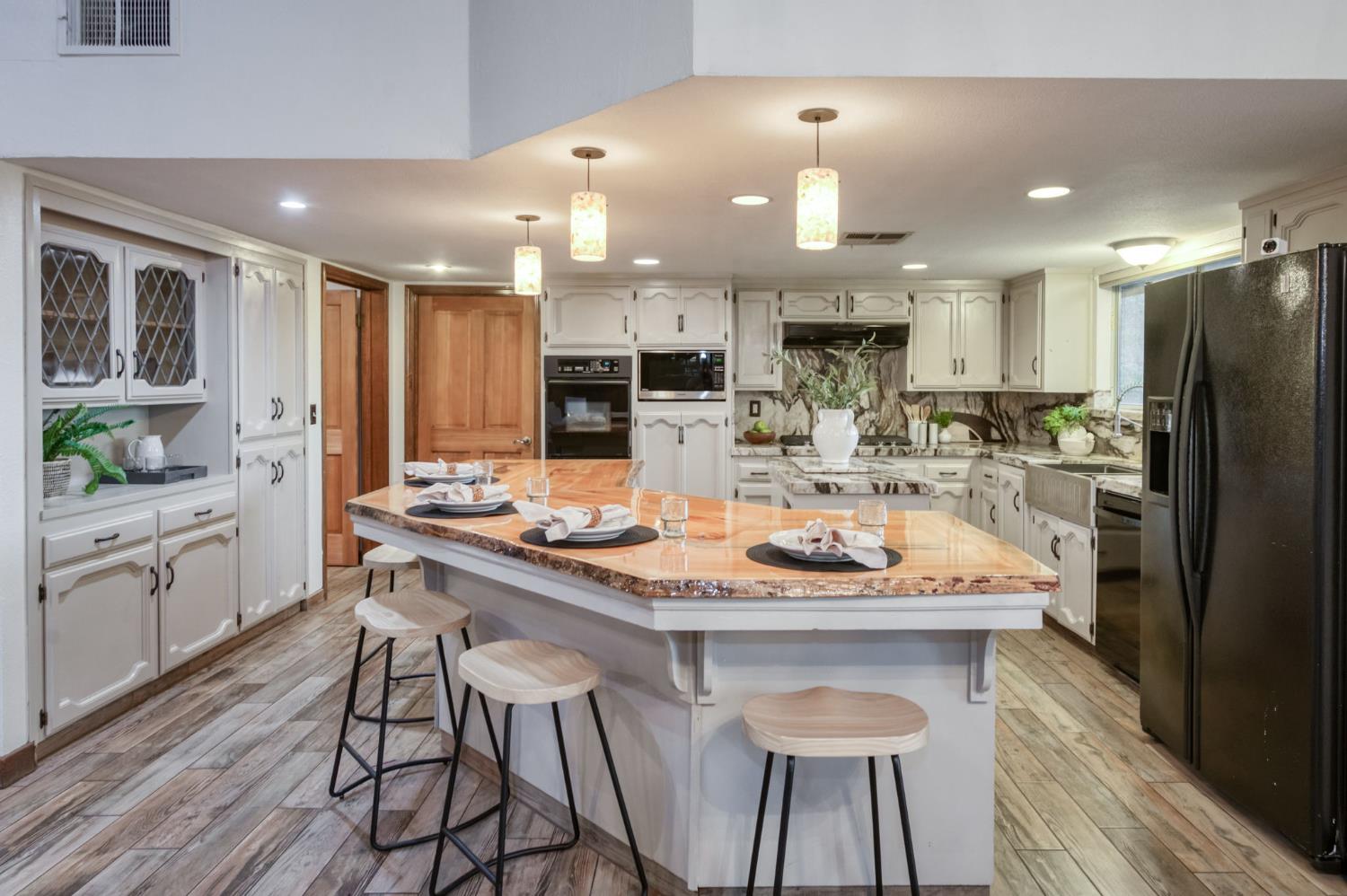 18155 Tollhouse Road Clovis, CA 93619 - Photo 13 of 83