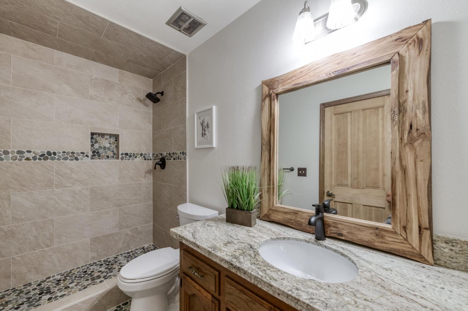 18155 Tollhouse Road Clovis, CA 93619 - Photo 24 of 83