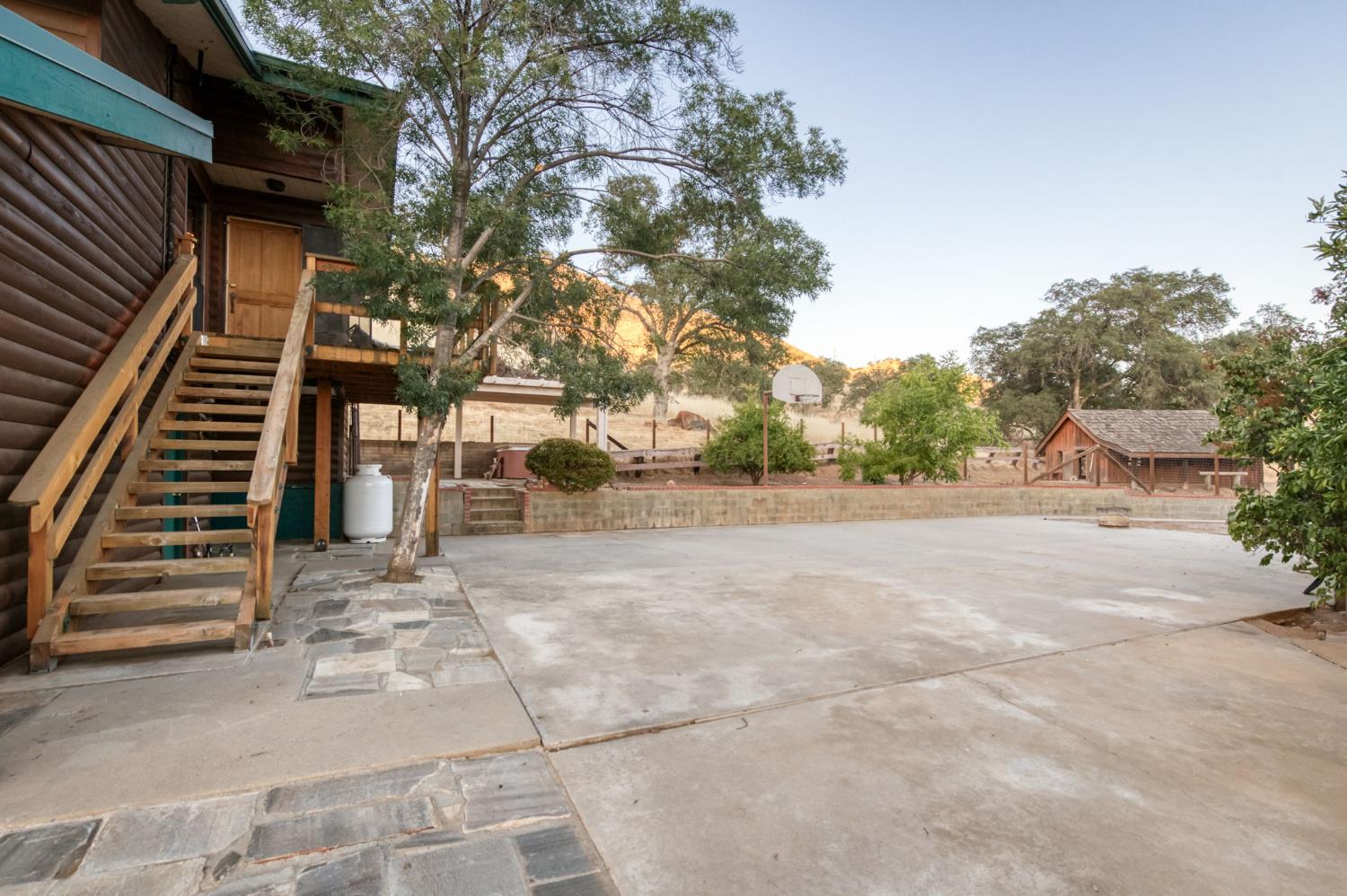 18155 Tollhouse Road Clovis, CA 93619 - Photo 38 of 83