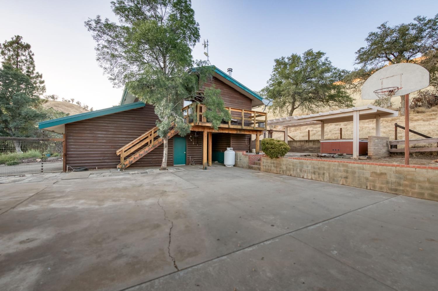 18155 Tollhouse Road Clovis, CA 93619 - Photo 40 of 83