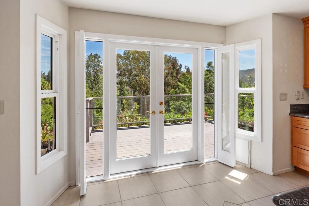 14040 Old Station Road Poway, CA 92064 - Photo 12 of 53 a view of a livingroom with a windows