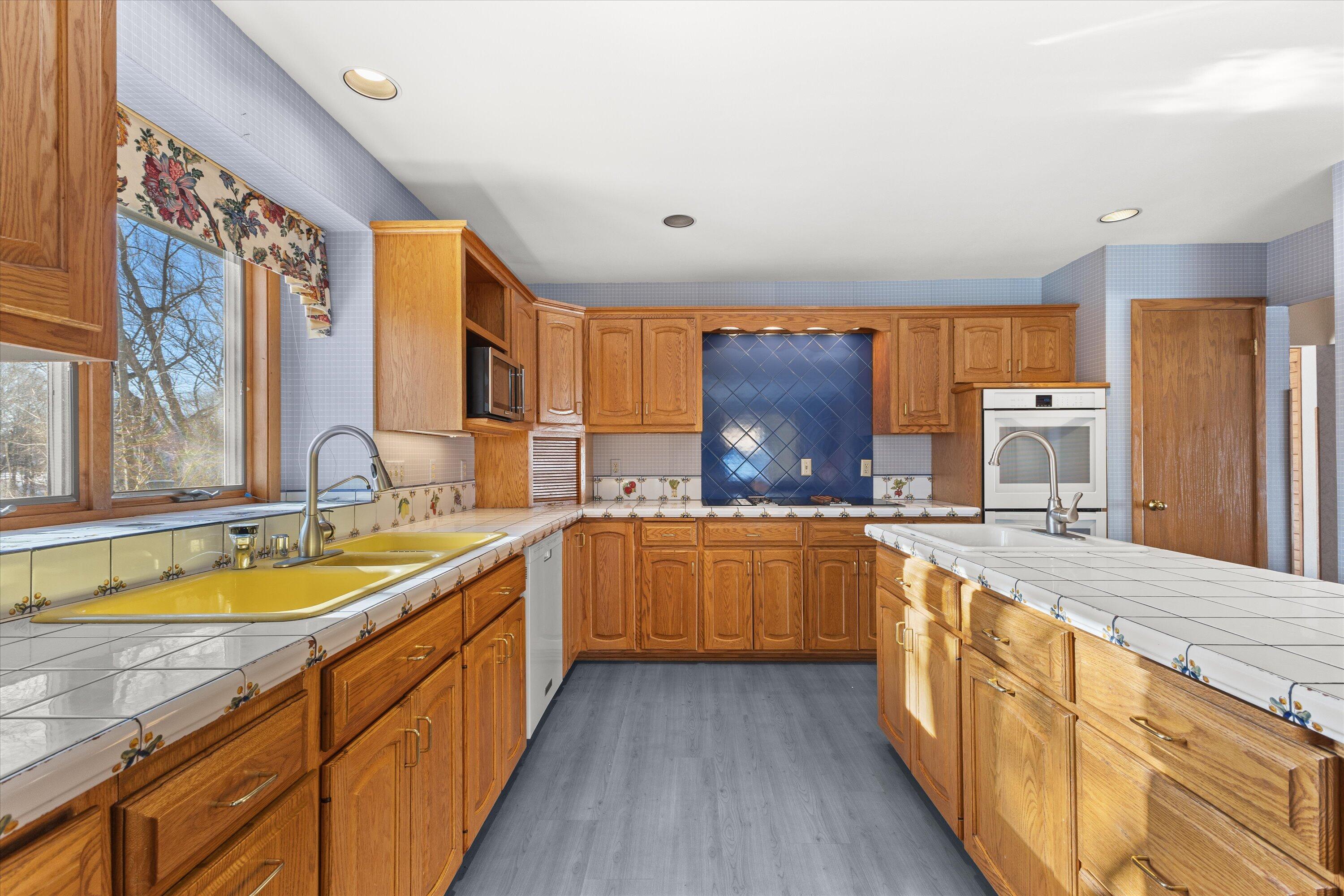 301 West Ravine Baye Road Bayside, WI 53217 - Photo 24 of 86 Lots of Prep Space