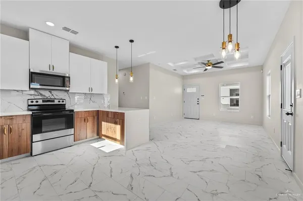 $1,450 | 2008 Selena Street, Unit 3, Mission, TX 78572