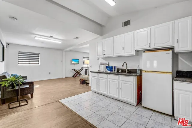 $2,349,000 | 4669 West Olympic Boulevard, Los Angeles, CA 90019