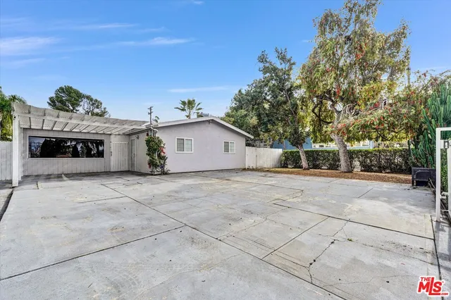 $2,349,000 | 4669 West Olympic Boulevard, Los Angeles, CA 90019