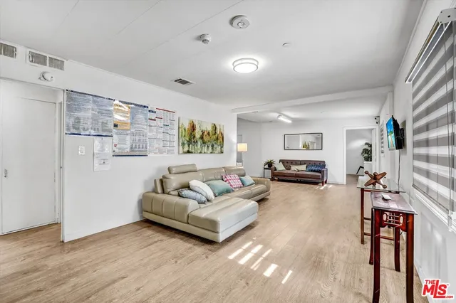 $2,349,000 | 4669 West Olympic Boulevard, Los Angeles, CA 90019