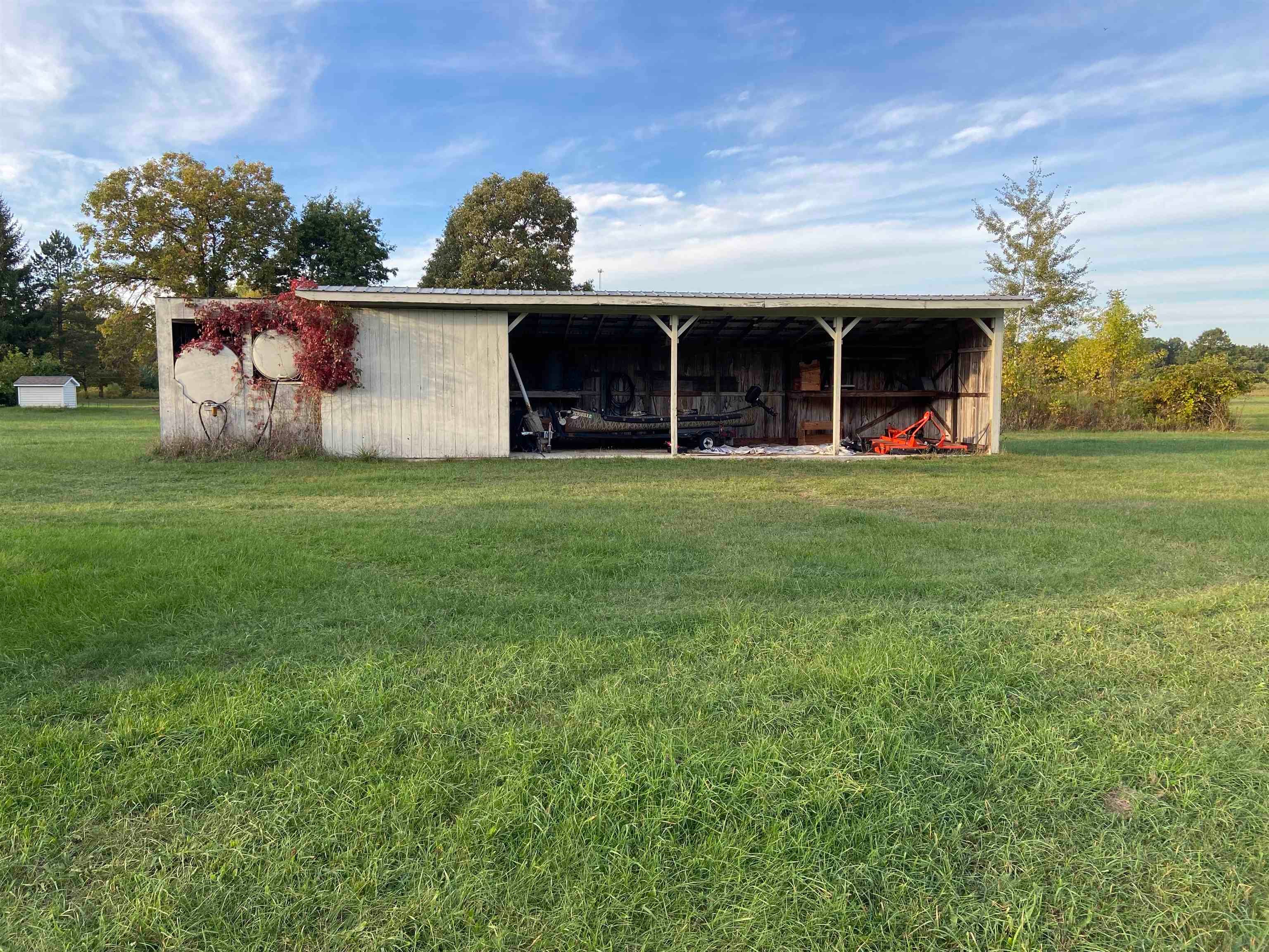 311 South Castor Road Shepherd, MI 48883 - Photo 15 of 21 Gallery Image 15