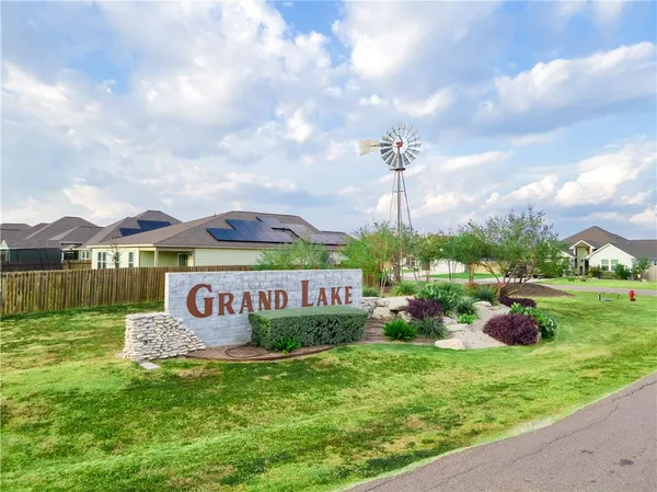 $309,700 | 200 Orchard Cove, Snook, TX 77879