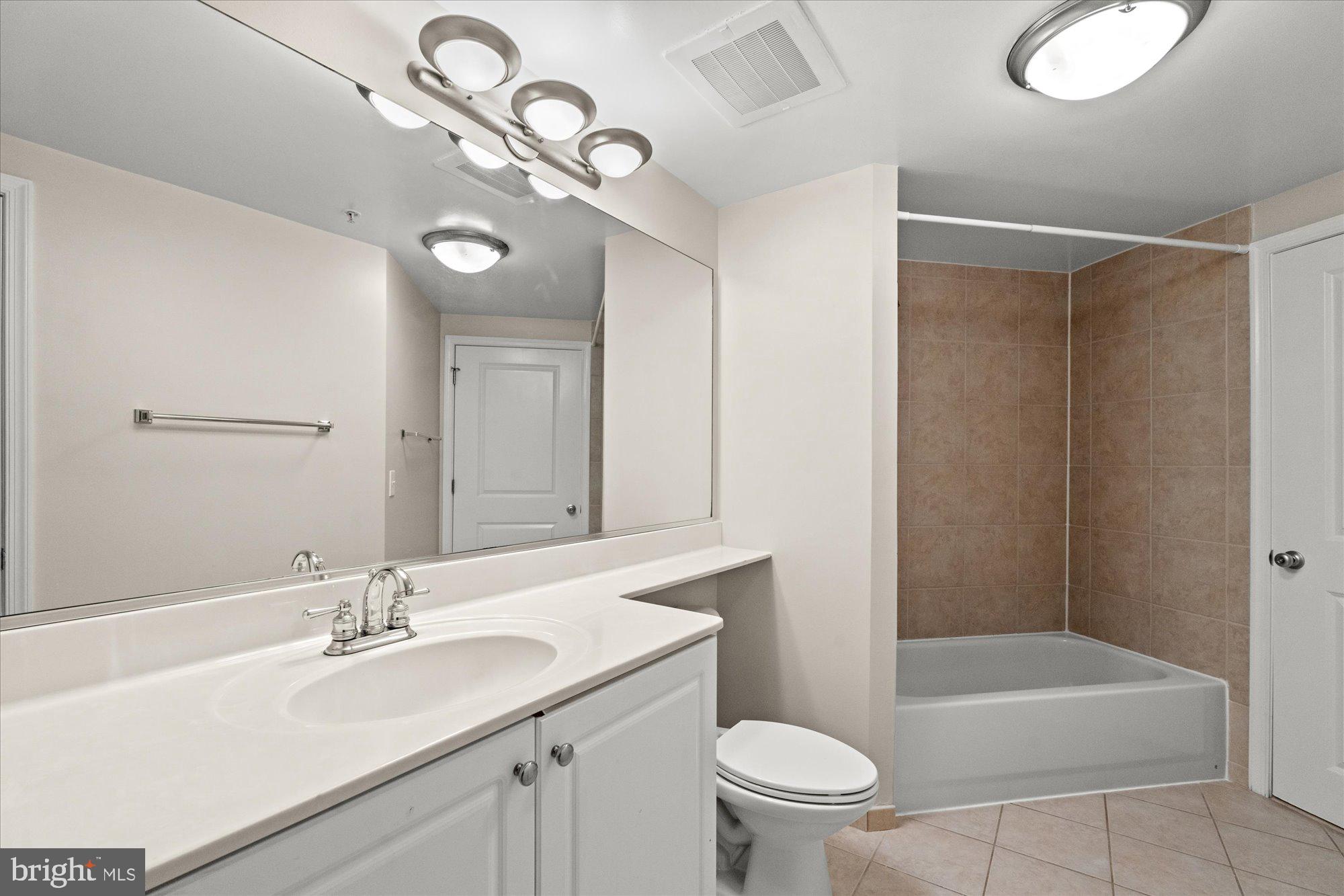 851 North Glebe Road, Unit 1611 Arlington, VA 22203 - Photo 18 of 31