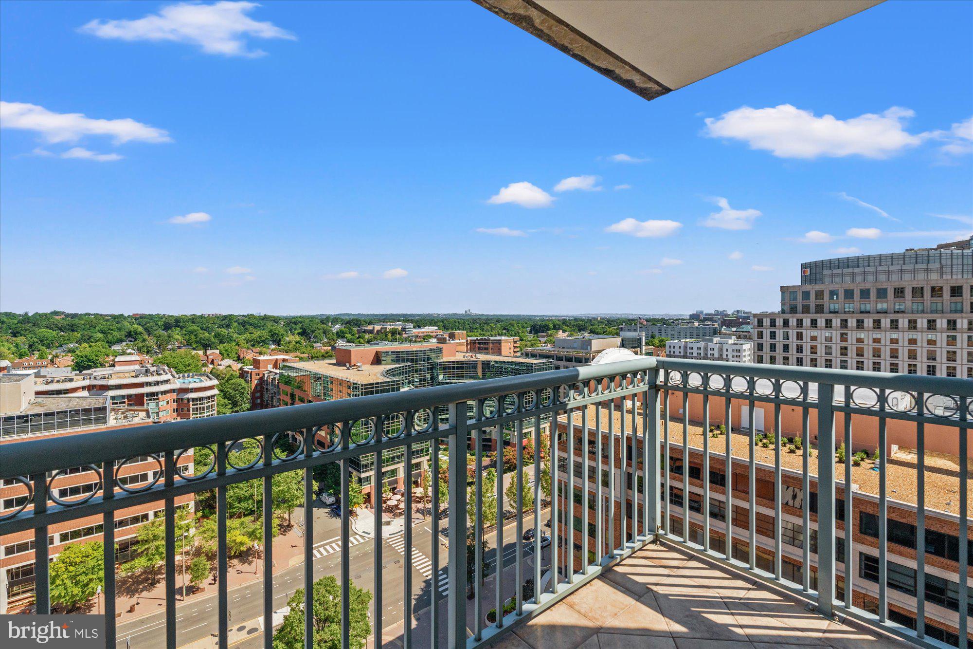 851 North Glebe Road, Unit 1611 Arlington, VA 22203 - Photo 22 of 31 Gorgeous Views!