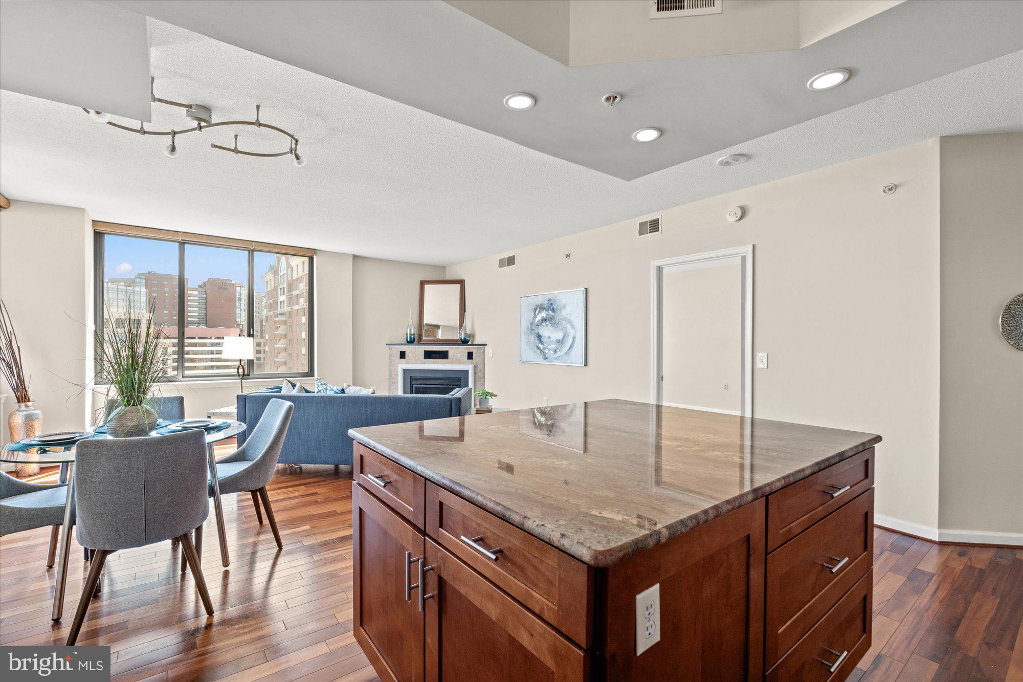 851 North Glebe Road, Unit 1611 Arlington, VA 22203 - Photo 3 of 31