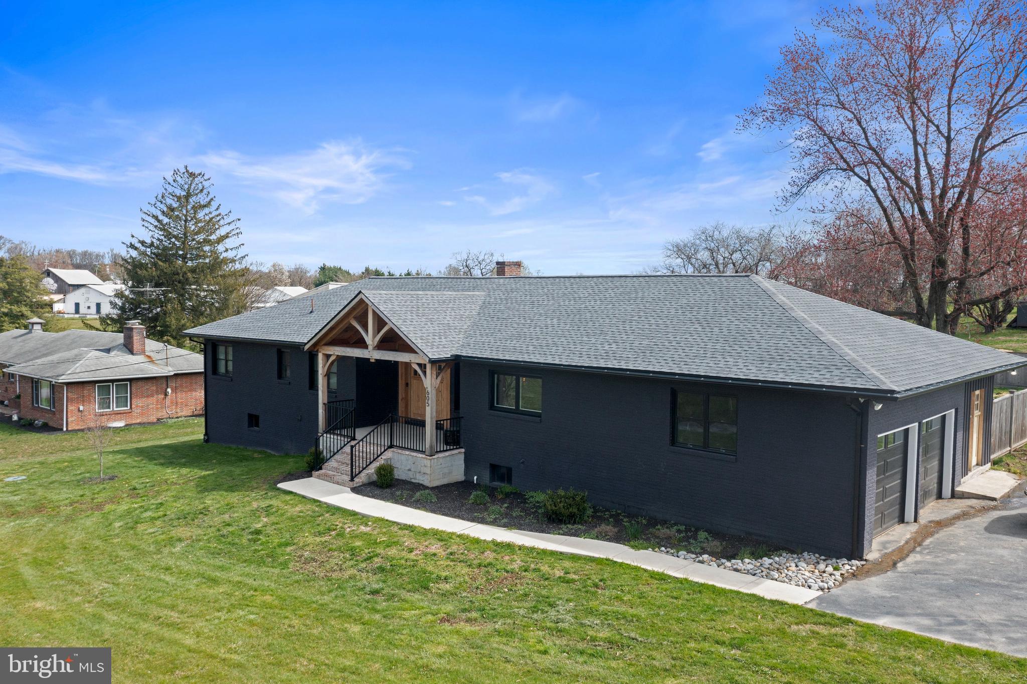 605 Hillendale Road Avondale, PA 19311 - Photo 4 of 59
