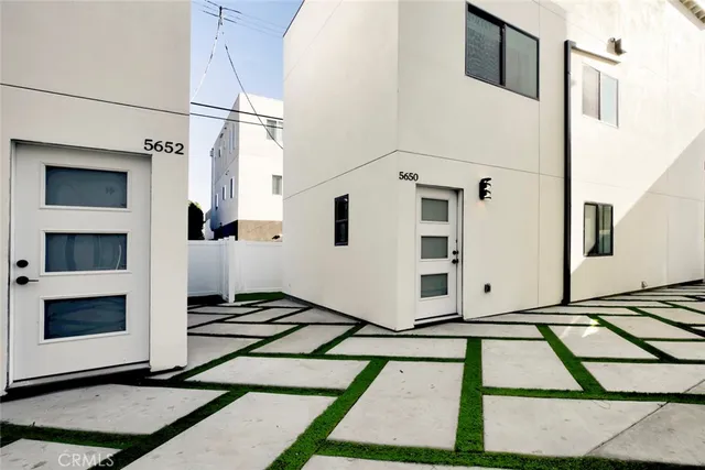 $3,900 | 5650 Cartwright Avenue, North Hollywood, CA 91601