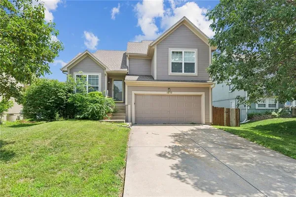 $349,990 | 1010 North Clinton Street, Olathe, KS 66061