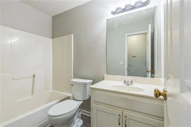 $364,900 | 1010 North Clinton Street, Olathe, KS 66061