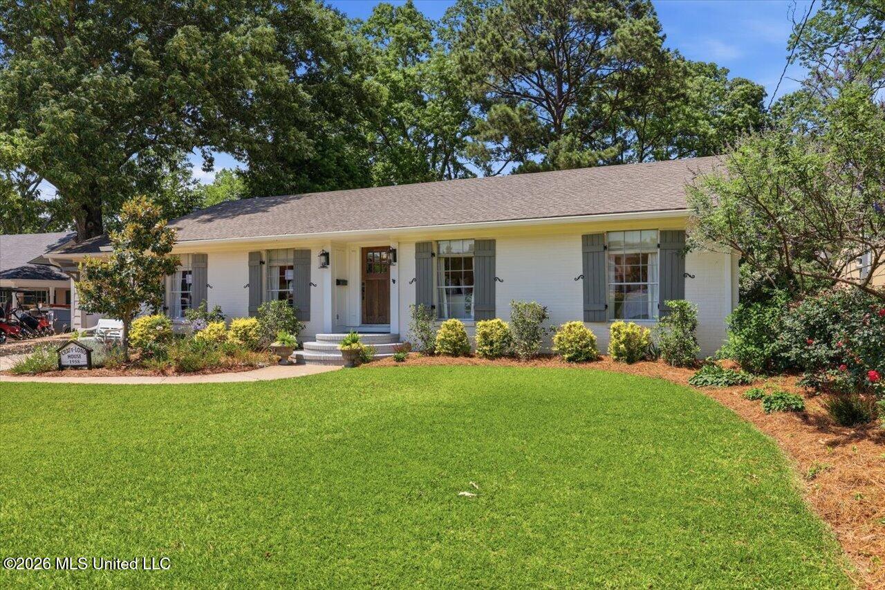 407 East College Street Clinton, MS 39056 - Photo 2 of 43 02-407 E College St _ Hometoursms.com