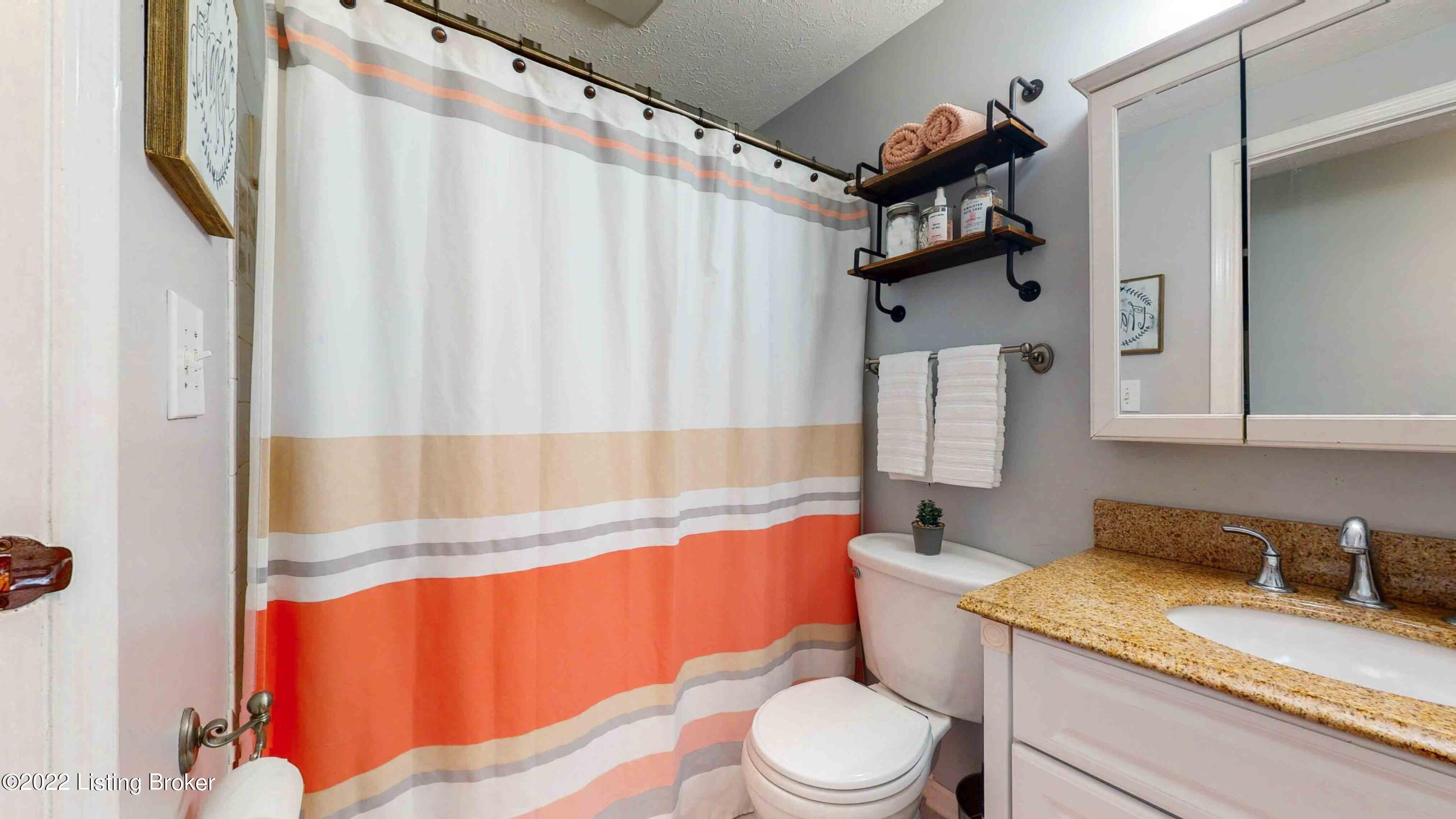 7402 Bluffington Road Louisville, KY 40291 - Photo 28 of 62 7402-Bluffington-Rd_032