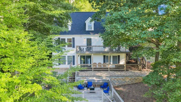 $1,050,000 | 1211 Pats Drive, Moneta, VA 24121